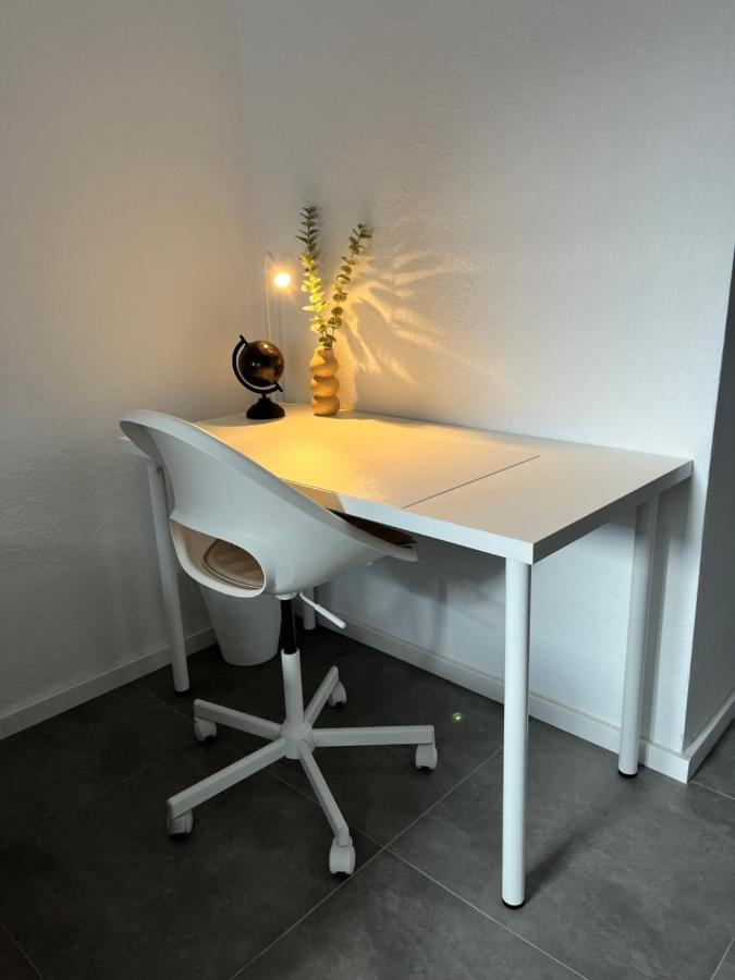 Appartment Florida Naehe Duesseldorf, Messe, Hbf, City, Wifi, Helios Hospital Krefeld Buitenkant foto